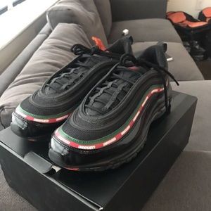 Air max 97 Undefeated gucci